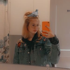 Meet your Posher, Chloe